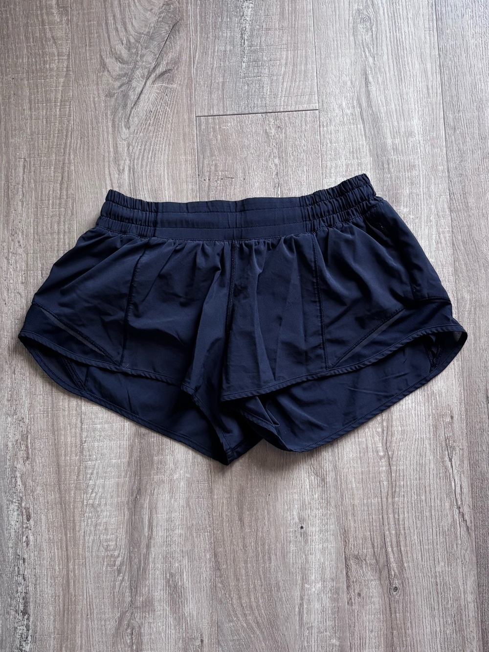Lululemon Hotty Hot Short II 2.5" in Black